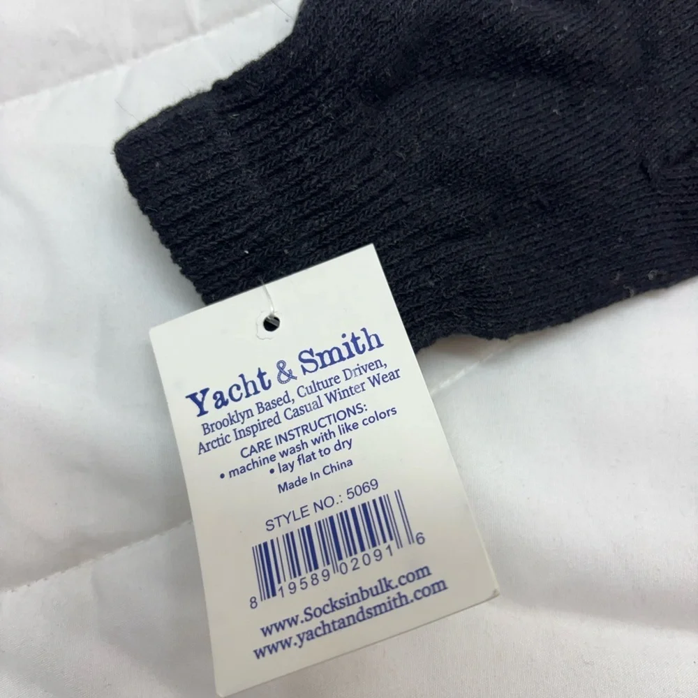 Yacht & Smith Woman’s Black Gloves- casual winter wear- one size fits most